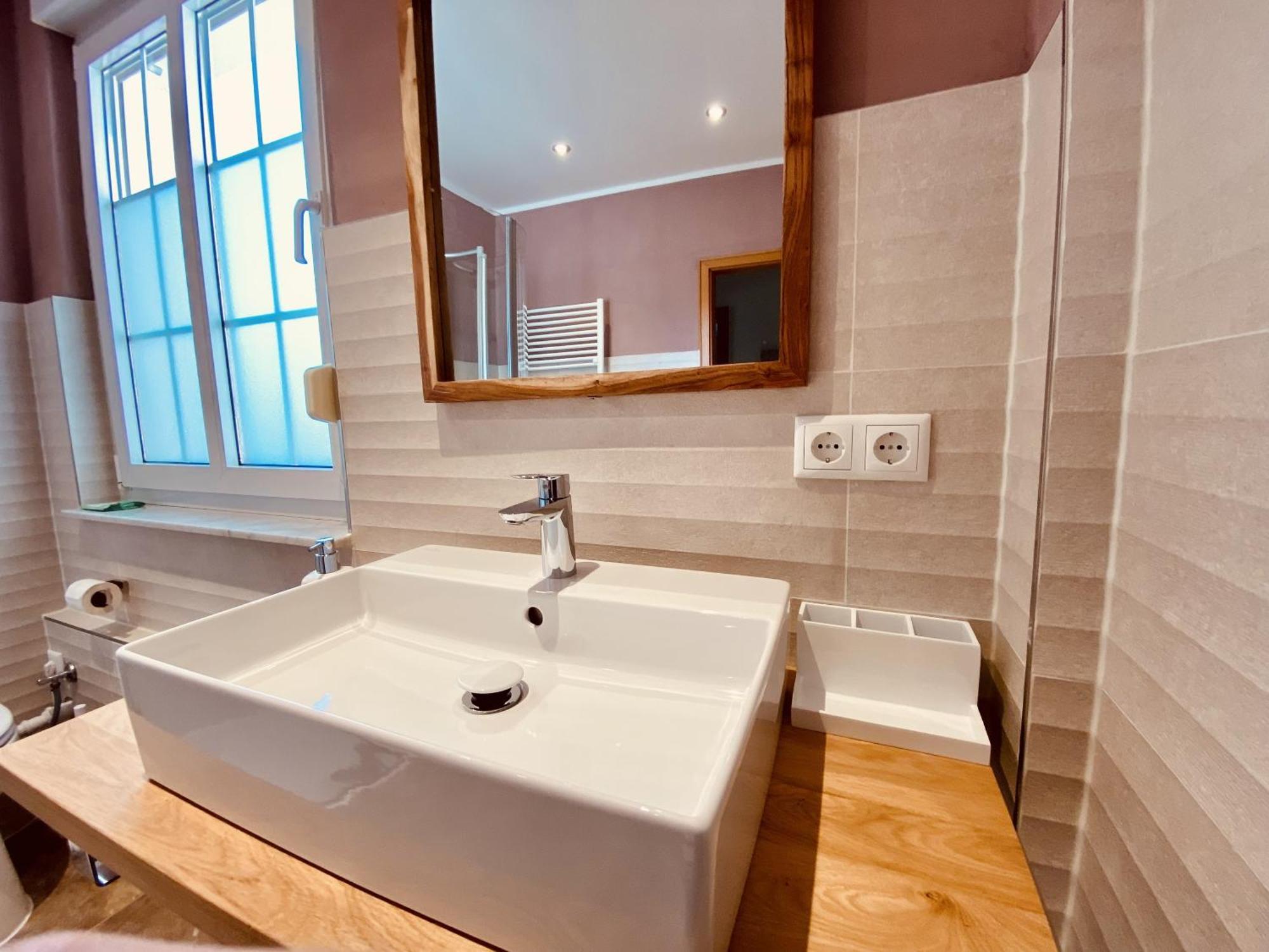 Casa Rehse I Stilvolles Apartment I 24H-Self-Check-In I Kostenlos Parken & Wlan I 55-Zoll-Smart&Kabel-Tv I Oepnv 埃尔福特 外观 照片